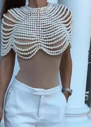 Украшение из искусственных жемчужин3 фото