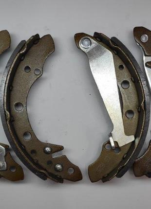Колодки задние барабанные audi 80 b3 / cordoba / ibiza / toledo / golf 2 / polo / fabia / felicia
