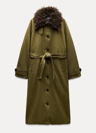 Вощений тренч зі штучним хутром на комірі zara