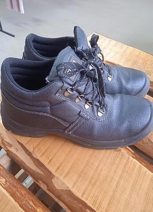 Напівчеревики робочі шкіряні titan  розмір 44, 45, 46.