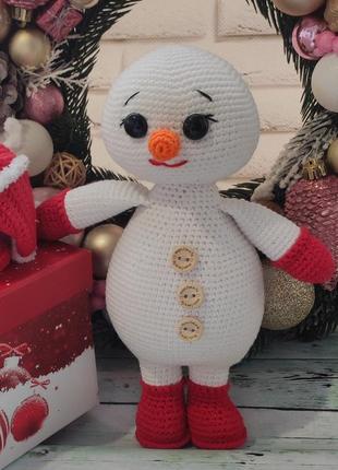 Снеговик. вязаная мягкая игрушка, сувенир ручной работы, подарок ребенку, амигурами крючком