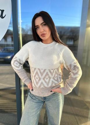 Женский свитер в цветах 4