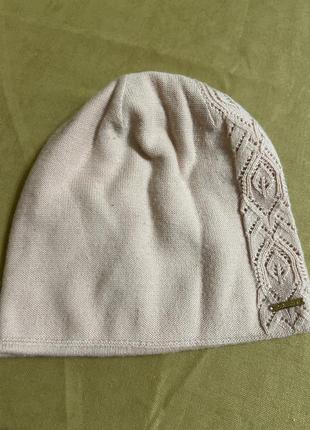 Розовая пудровая теплая шапка двусторонняя