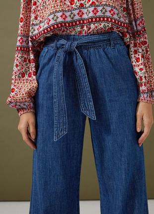Роскошные широкие джинсовые брюки с поясом р.203 фото