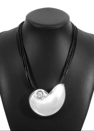 Колье-конфет в стиле zara -мушля.