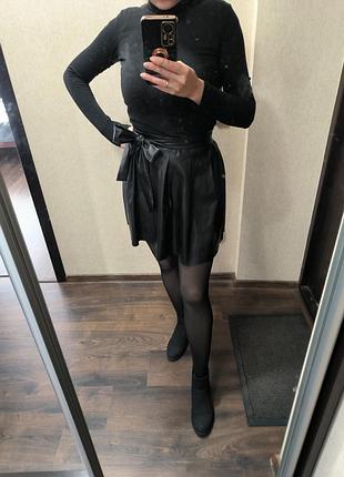 Шкіряна спідничка