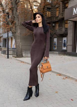 Коричневое платье в рубчик длинное платье с рукавами клеш