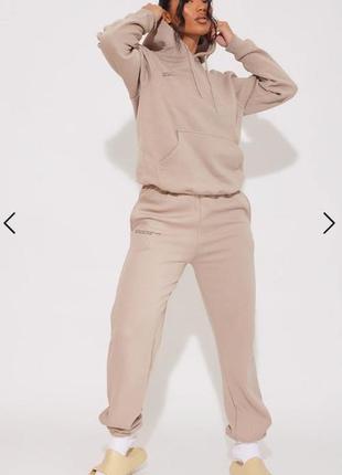Утепленные спортивные штаны джоггеры prettylittlething