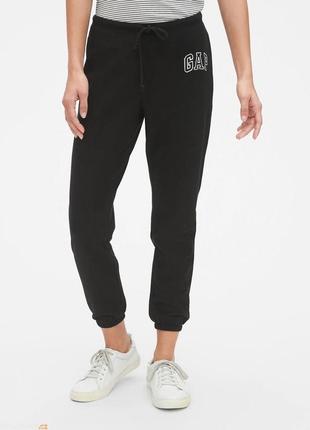 Спортивные штаны gap