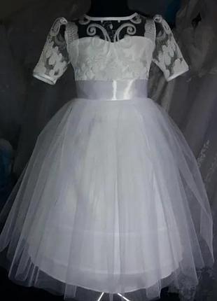 Яскрава, красива  та оригінальна сукня  для дівчинки 3-6 років.