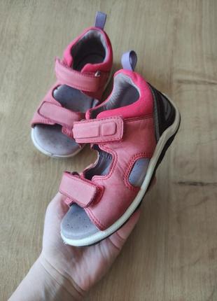 Фирменные детские кожаные сандалии босоножки  ecco , оригинал. размер 23