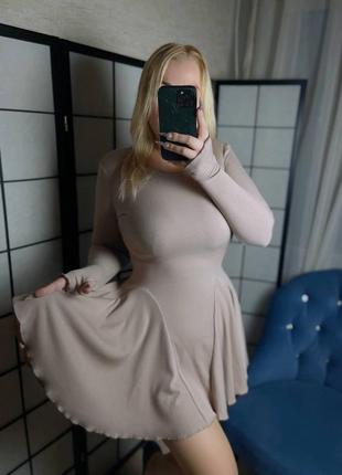 Очень красивое и модное платье этого сезона.