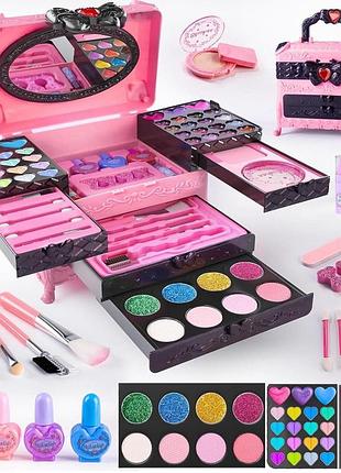 Набор детской косметики в чемодане