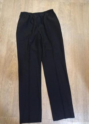 Черные брюки классика, на резинке, с карманами, удобные и стильные2 фото