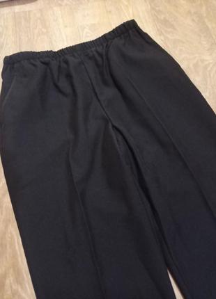 Черные брюки классика, на резинке, с карманами, удобные и стильные4 фото
