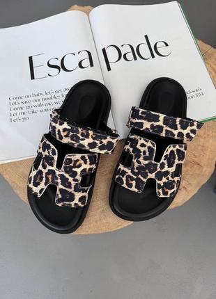 Кожаные шлепанцы лерпард