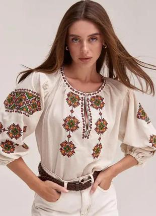 Вышитая рубашка на льне