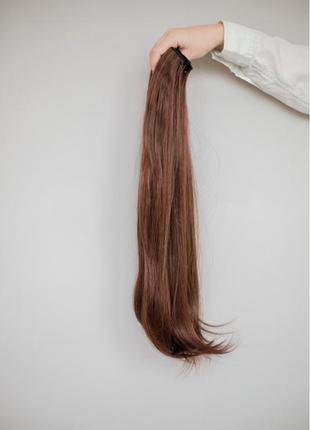 Ровные светло коричневые накладные волосы на заколках