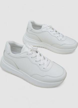 Жіночі кросівки білі