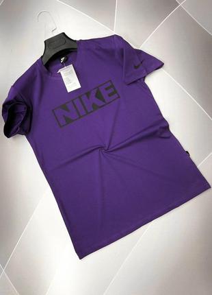 Мужская фиолетовая футболка nike