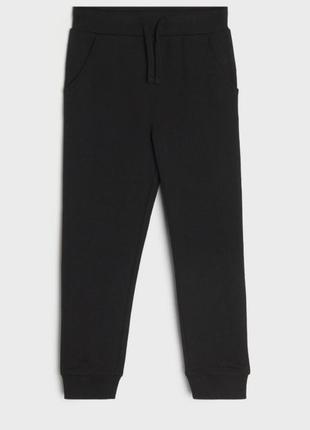 Чёрные спортивные штаны 122 размер 3604