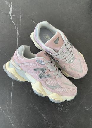 Розкішні жіночі кросівки new balance 9060 pink grey рожеві