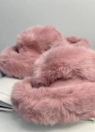 Хутряні тапочки кімнатні на платформі домашні тапулі пухнасті з хутром та відкритим носком х рожеві8 фото