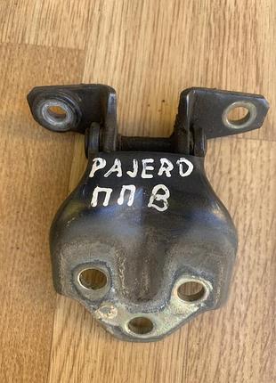 Петля дверей mitsubishi pajero sport перід права верх