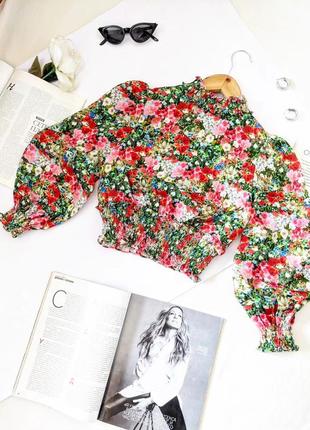 Стильная цветастая 💐 укороченная блуза/топ/блузка с объемными рукавами, под сатин zara, на р. xs💔