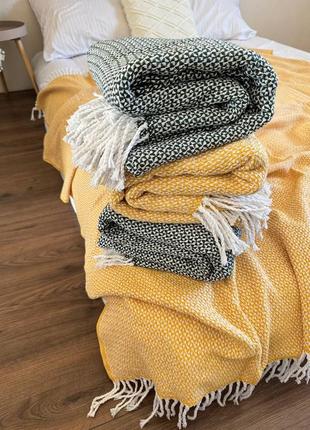 Плед хлопковый с узором клетка и кисточками4 фото