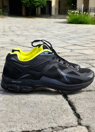 Чоловічі кросівки