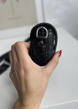Женская маленькая сумка кросс-боди черная кроко2 фото