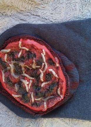 Шапка на хеллоуїн з червяками