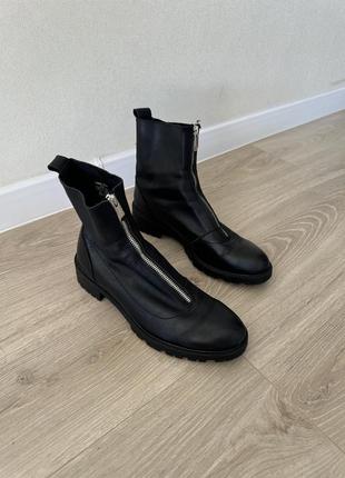 Женские ботинки
