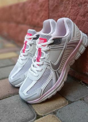 Nike vomero 5 белые с серым и розовым кроссовки кеды женские найк весенние летние демисезонные низкие кожа кожа кожа кожаные сетка легкие текстильные топ качество