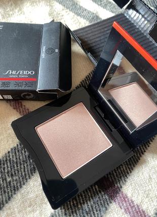 Оксамитові рум'яна-хайлайтер shiseido 01 inner light innerglow cheek powder румяна