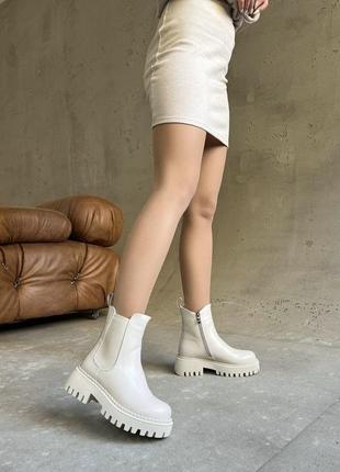 Женские зимние ботинки