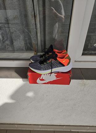 Продам оригінальні кросівки nike