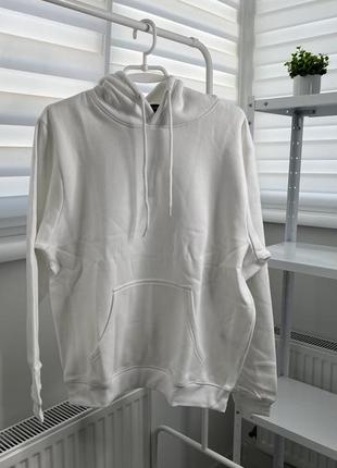 Белое худи prettylittlething!