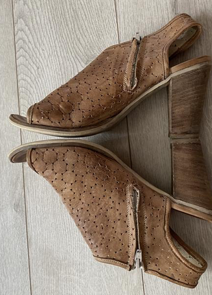 Босоніжки ботильйони італія