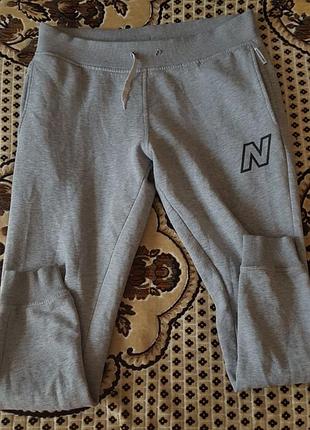 Спортивные штаны new balance