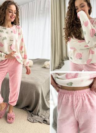 Пижама женская махровая зимняя теплая костюм для дома белая с розовым peach