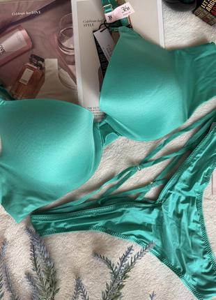 Бюстик трусики комплект victoria’s secret оригинал