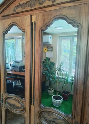 Платяной шкаф. натуральное дерево, деревянный