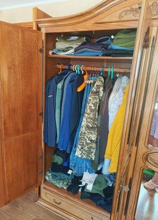 Платяной шкаф. натуральное дерево, деревянный