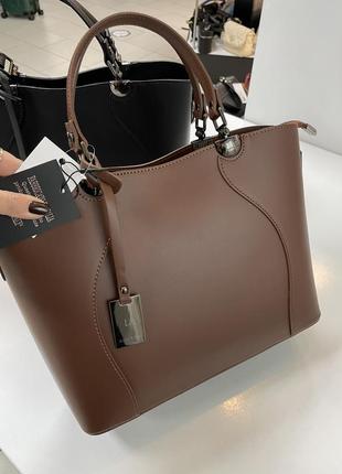 Крутезна шкіряна сумка італія трендовий коричневий