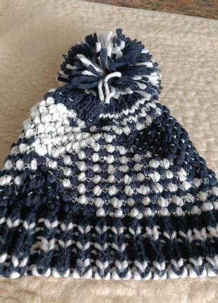 Шапка, 56-58см, тянется, без подкладки