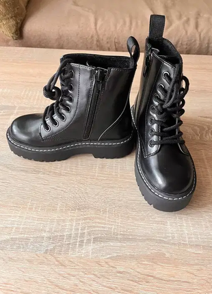 Дитячі ботинки в стилі dr.martens. оригінальні h&m, нові