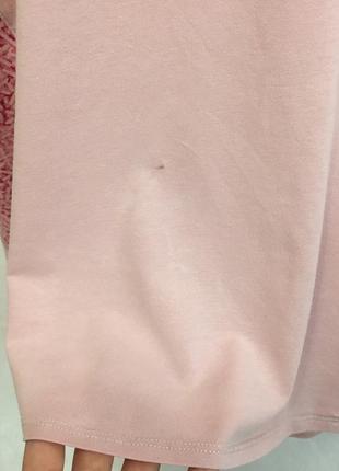Розовая футболка с вырезом на спинке10 фото