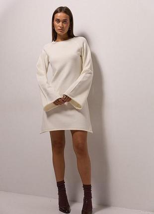 Женское короткое вязаное платье